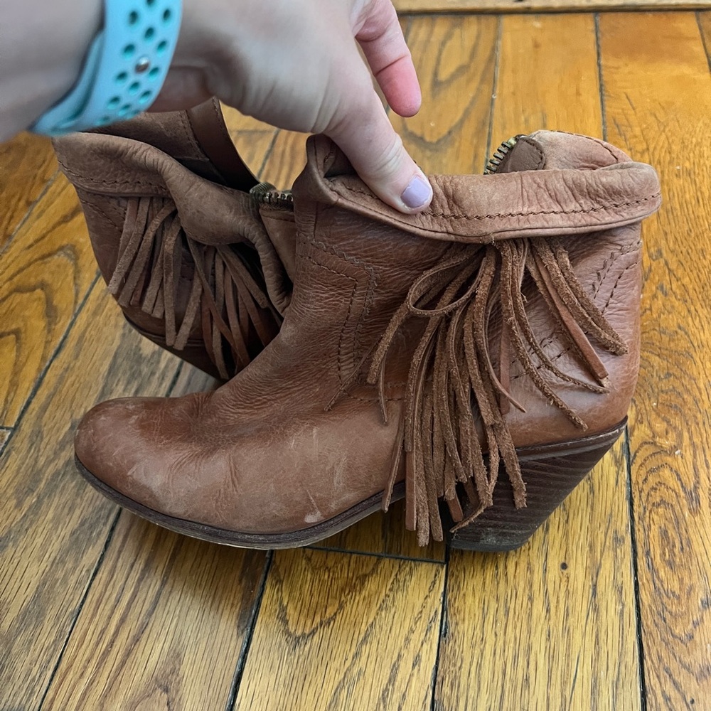 Sam Edelman size 8 fringe cowboy boot